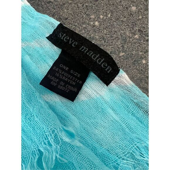 Steve Madden Luxury trendy scarf wrap - Picture 3 of 5